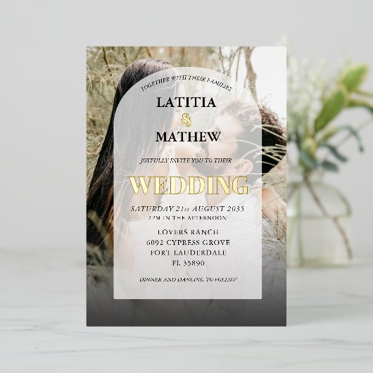 Elegant Gold Calligraphy Photo Arch Wedding Folie Uitnodiging (Staand Voorkant)