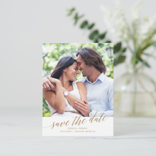 Elegant Gold Calligraphy Save the Date Photo Aankondigingskaart (Staand voorkant)