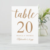Elegant Gold Calligraphy Wedding Table Number Kaart (Staand voorkant)
