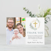 Elegant Gold Cross Eucalyptus Foto Baptisme Bedankkaart (Staand voorkant)