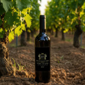 Elegant Gold Crown Frame On Custom Black Wijn Etiket