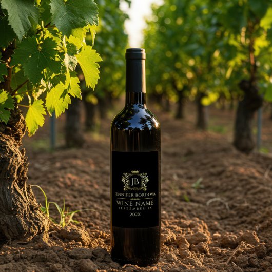 Elegant Gold Crown Frame On Custom Black Wijn Etiket