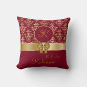Elegant Gold Damask Monogram op Bourgogne Kussen (Voorkant)