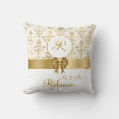 Elegant Gold Damask Monogram Wedding Gift Kussen (Voorkant)