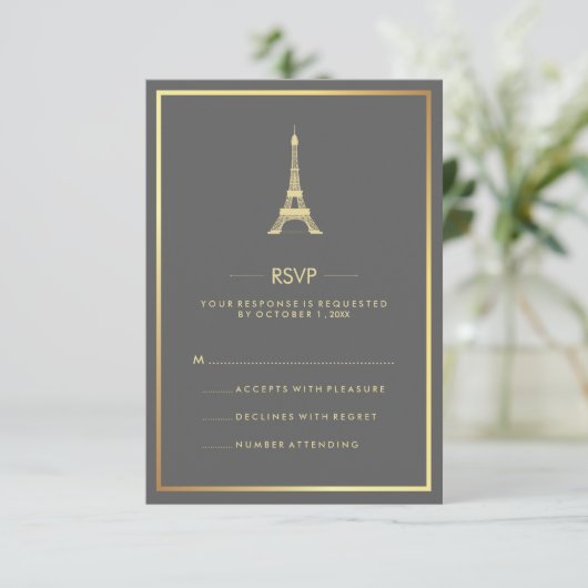 Elegant Gold Eiffel Tower op Gray Wedding RSVP Kaart (Staand voorkant)