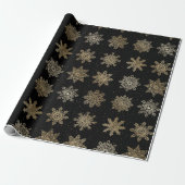 Elegant Gold en Black Snowflake-kerstpatroon Cadeaupapier (Uitgerold)
