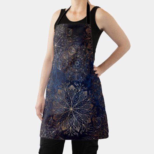 Elegant Gold en Dark Blue Floral Mandala Pattern Schort (Insitu)