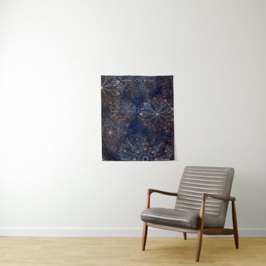 Elegant Gold en Dark Blue Floral Mandala Pattern Wandkleed (In situ)