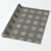 Elegant Gold en grijs Snowflake-kerstpatroon Cadeaupapier (Uitgerold)