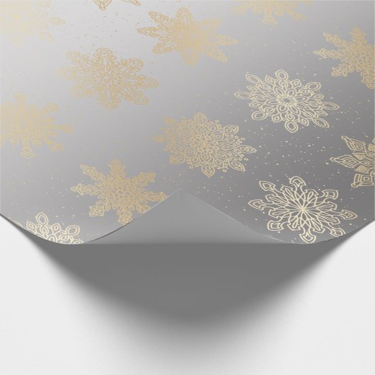 Elegant Gold en Silver Snowflake-kerstpatroon Cadeaupapier (Hoek)