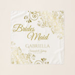 Elegant Gold Filigree Bridesmaid Wedding Favor Sjaal<br><div class="desc">Deze prachtige hoofddoek is ontworpen als huwelijksgeschenk of een gunst voor Bridesmaids. Het is ontworpen om te coördineren met onze Gold Foil Elegant Wedding Suite en bevat een gouden faux foil filigree, een bloeiende grens met een verfijnd script dat "Brides Maid" leest, en een plaats om haar naam, de naam...</div>