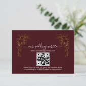 Elegant Gold Floral Deep Burgundy QR Code Wedding  Informatiekaartje (Staand voorkant)