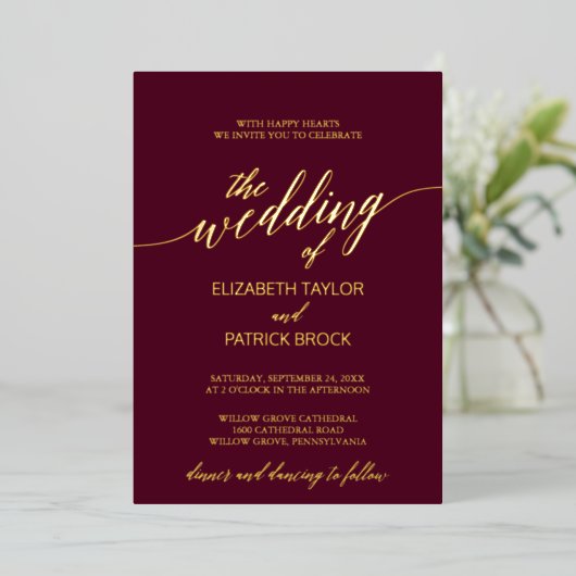 Elegant Gold Foil Calligrafie | Bourgogne bruiloft Folie Uitnodiging (Staand Voorkant)