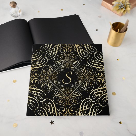 Elegant Gold Foil look Scrollwork Script op zwart Gastenboek (Voorkant open)