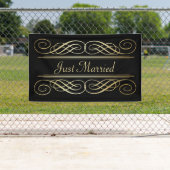 Elegant Gold Foil look Scrollwork Script op zwart Spandoek (Insitu)