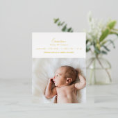 Elegant Gold Foil Script Foto geboorteaankondiging Folie Uitnodiging Briefkaart (Staand Voorkant)