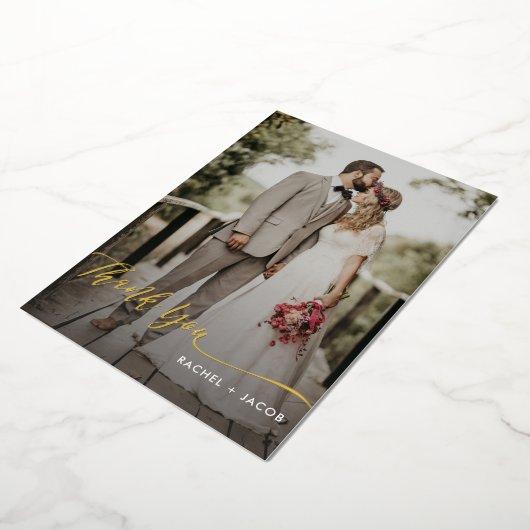 Elegant Gold Foil Script Simple 2-Photo Wedding Folie Uitnodiging (Gedraaid)