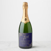 Elegant Gold Frills op Navy Blue Weddenschap Harte Sparkling Wijnetiket (Voorkant)