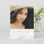 Elegant Gold Glitter Dust Script Afstuderen Kaart (Staand voorkant)