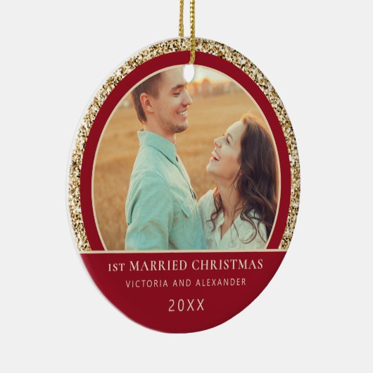 Elegant Gold Glitter Red, eerste kerst met huwelij Keramisch Ornament (Rechts)