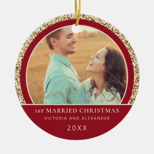 Elegant Gold Glitter Red, eerste kerst met huwelij Keramisch Ornament (Voorkant)