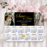 Elegant Gold Glitter Script 2 Foto Opslaan van de  Magneet<br><div class="desc">Elegant Gold Glitter Script ‘Save the Date’ Magnet met 2024 Jaarkalender met 2 prachtige foto's. Om de Gold Heart shaped marker te verplaatsen > klik hieronder op blauw ‘Personaliseren’ > scroll naar beneden > klik op blauw ‘Bewerken met Design Tool’, vindt u de Heart shaped marker aan de linkerkant en...</div>