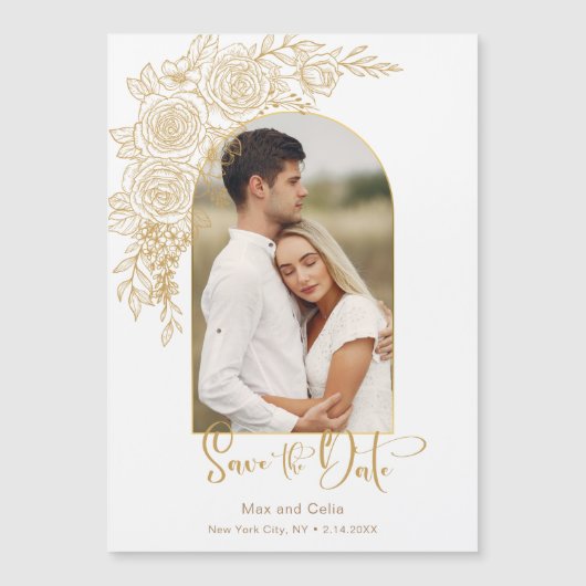 Elegant Gold Hand Drawn Roos Foto Save the Date Magnetische Uitnodiging (Voorkant)