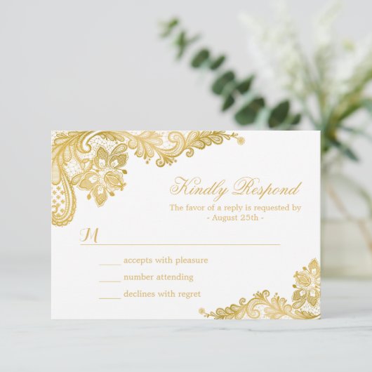 Elegant Gold Lace Wedding RSVP Kaart (Staand voorkant)