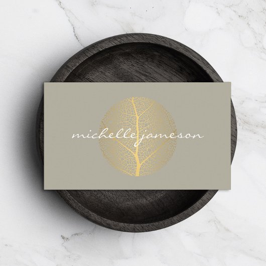 Elegant Gold Leaf Logo op Tan Visitekaartje