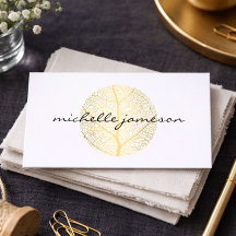 Elegant Gold Leaf Logo op Wit