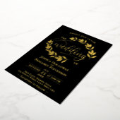 Elegant Gold Leaves op Black Classy Wedding Folie Uitnodiging (Gedraaid)