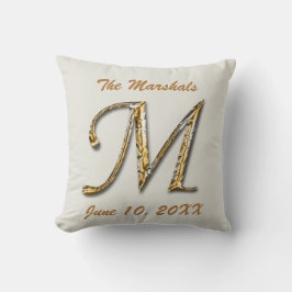 Elegant Gold Letter M Monogram Wedding Keepslag Kussen