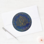 Elegant Gold Lotus flower op blauw Ronde Sticker (Envelop)