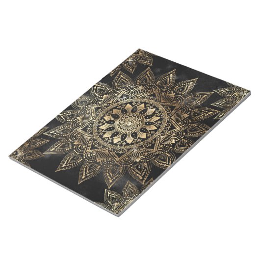 Elegant Gold Mandala Black Design Notitieblok (Schuin)