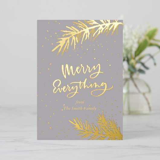 Elegant Gold Merry Alles Pine Bough on Grey Folie Feestdagenkaart (Staand Voorkant)