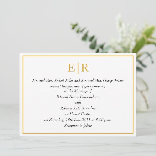 Elegant Gold Monogram Royal Wedding Kaart (Staand voorkant)