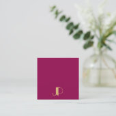 Elegant Gold Monogram Sjabloon Modern Viva Magenta Vierkante Visitekaartje (Staand voorkant)
