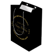 Elegant Gold Name Happy Birthday Gift Bag Medium Cadeauzakje (Achterkant Gekanteld)