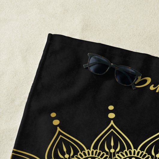 Elegant Gold op Soft Black Floral Henna Mandala Strandlaken (In situ)