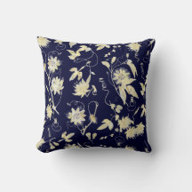 Elegant Gold Passion Flowers op Navy Blue Pattern