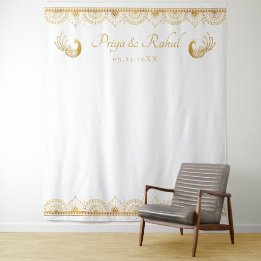 Elegant Gold Pattern Indian Wedding Wandkleed (In situ)