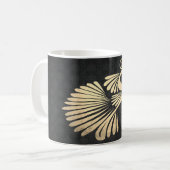 Elegant Gold Peacock, Black Damask Koffiemok (Voorkant links)