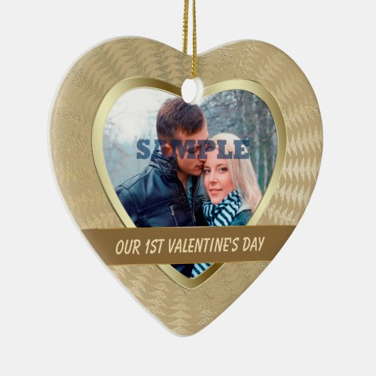 Elegant Gold Photo Template Onze eerste Valentijn Keramisch Ornament (Rechts)