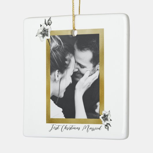 Elegant Gold Rozen eerste kersthuwelijk Foto Keramisch Ornament (Links)