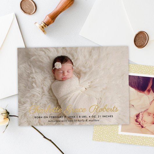 Elegant Gold Script Baby Foto geboortebekendmaking Folie Uitnodiging