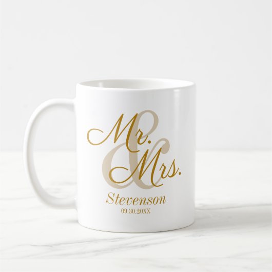 Elegant Gold Script Couple Wedding Gift Coffee Mok (Links)