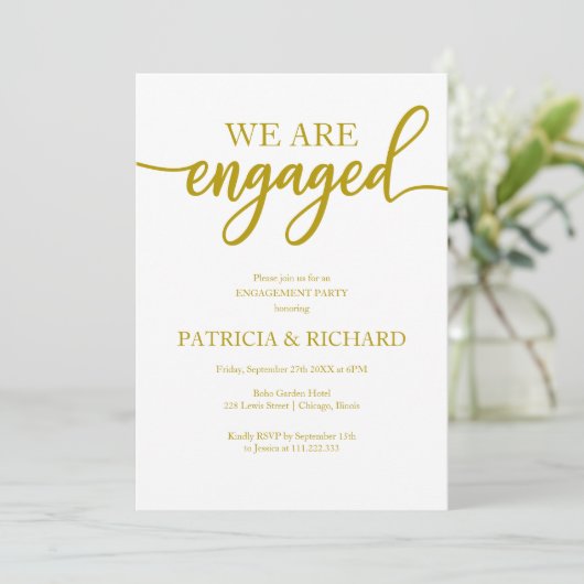 Elegant Gold Script Engagement Party Kaart (Staand voorkant)