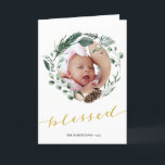 Elegant Gold Script Eucalyptus Foliage Greenery Feestdagen Kaart<br><div class="desc">Verstuur vakantiewensen en groeten naar vrienden, collega's en familie in eenvoudige, schattige, kische, elegante en moderne fotoontwerpen feestelijke, natuurlijke natuur kleurengevouwen vakantiekaarten! Een prachtig lijst van aangebrachte zacht groen geverfde waterverf bladeren (pijnboomboom, eucalyptus, fern) met bruine pijndenkegels en ivoormagnolia vooraan. Hieronder vindt u goud "geblesseerd" in elegante, handgeschreven kalligrafie en...</div>