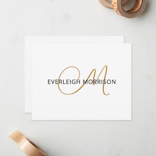 Elegant Gold Script Initiaal Zwarte Naam Monogram Notitiekaartje (Voorkant / Achterkant in situ)