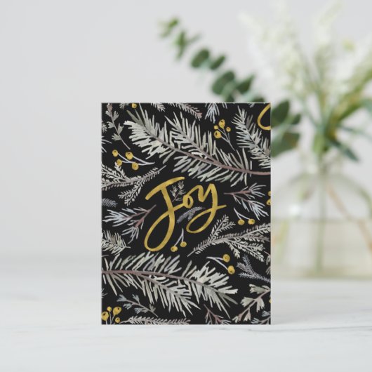 Elegant Gold Script JOY Pine Bough Berry Kerstmis Feestdagenkaart (Staand voorkant)